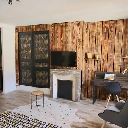 Cosy Hyper Centre דירה *