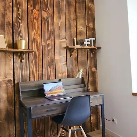 Cosy Hyper Centre דירה בריוד